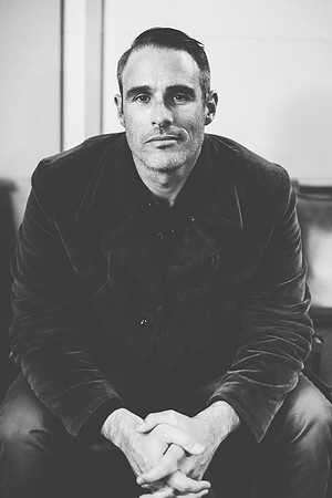 054_bw