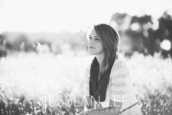tara_046bw