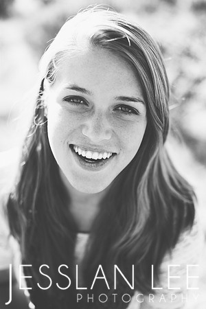 tara_007bw