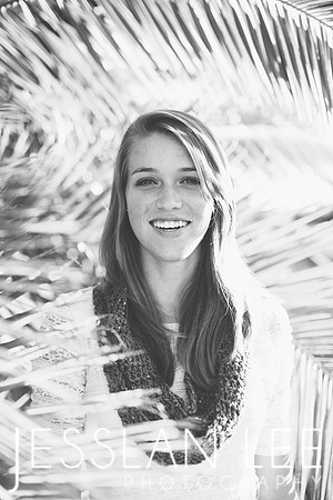 tara_081bw