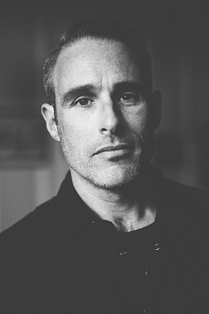 082_bw