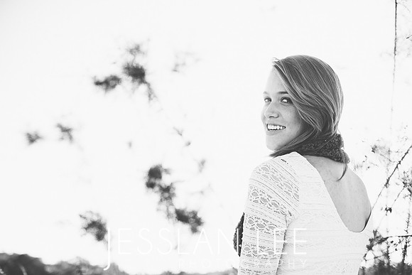 tara_037bw