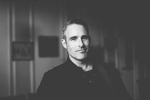 077_bw