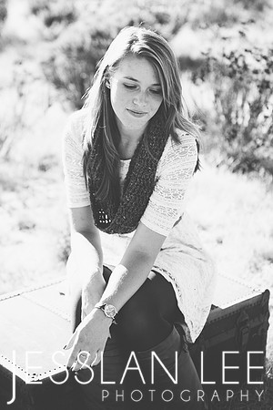 tara_020bw